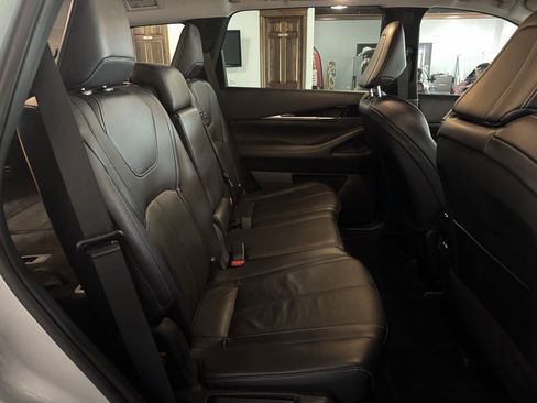 Used 2023 INFINITI QX60 Pure image 24