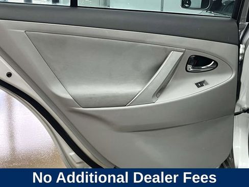 Used 2011 Toyota Camry LE FWD image 17