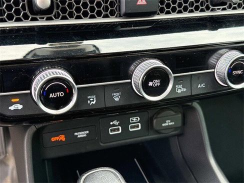 Used 2022 Honda Civic Touring image 9