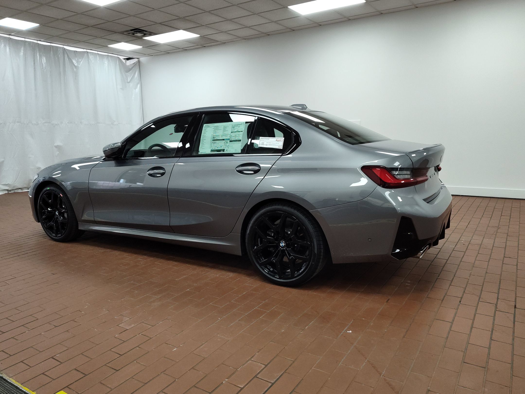 Used 2026 BMW 330i Sedan w/ M Sport Package RWD image 3