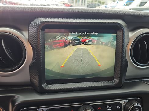 Used 2021 Jeep Wrangler Unlimited Sport AWD/4WD image 19