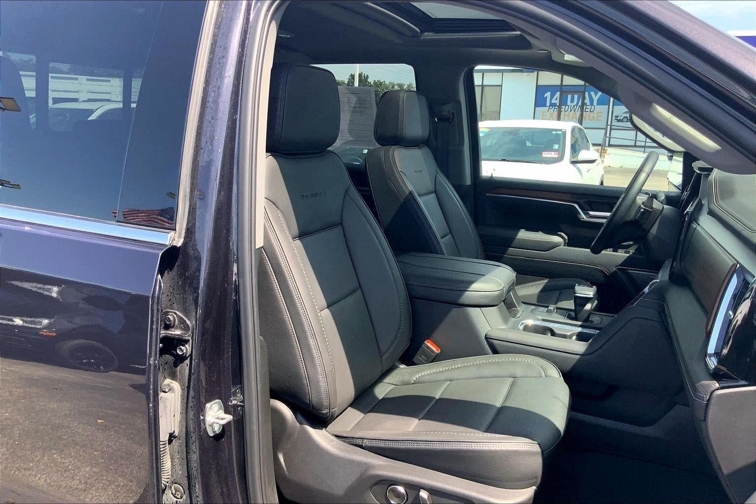 Used 2025 GMC Sierra 1500 Denali w/ Denali Reserve Package AWD/4WD image 7
