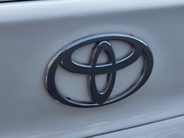 Used 2025 Toyota Camry SE FWD image 15