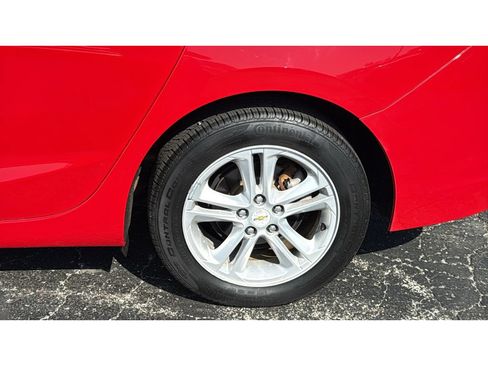 Used 2017 Chevrolet Cruze LT FWD image 12
