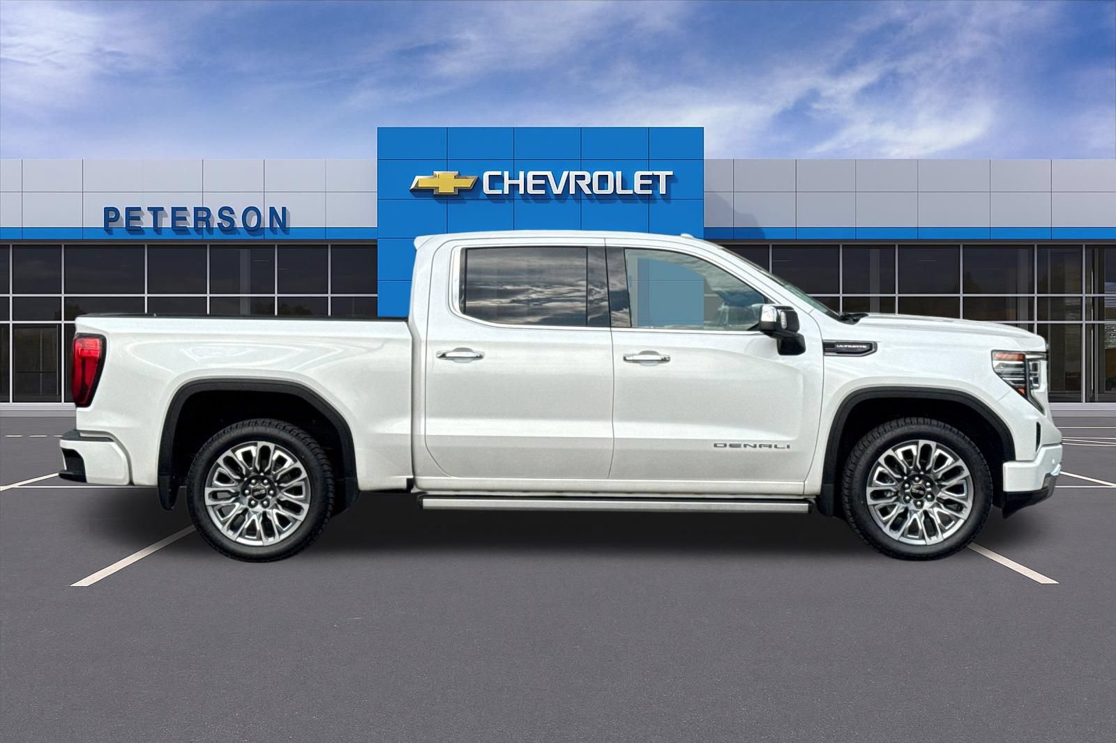 Certified 2024 GMC Sierra 1500 Denali Ultimate AWD/4WD image 3