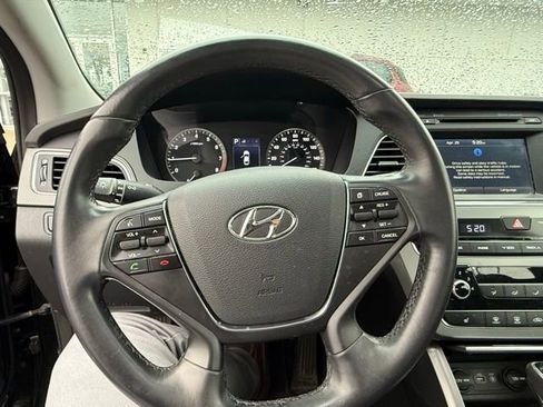 Used 2017 Hyundai Sonata Sport w/ Value Edition Package 02 FWD image 13