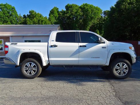 Used 2014 Toyota Tundra SR5 w/ SR5 Upgrade Package AWD/4WD image 12