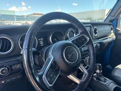 Used 2021 Jeep Wrangler Unlimited Sahara w/ Cold Weather Group AWD/4WD image 10