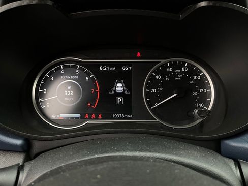 Used 2025 Nissan Versa SV image 33