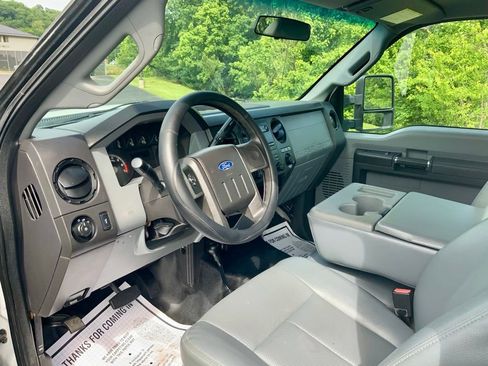 Used 2016 Ford F250 XL w/ Power Equipment Group AWD/4WD image 14