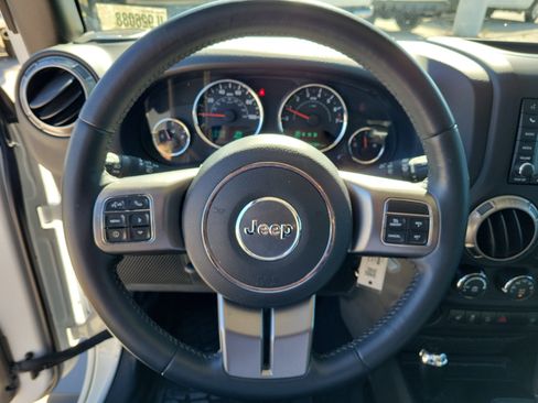Used 2018 Jeep Wrangler Unlimited Sahara AWD/4WD image 20