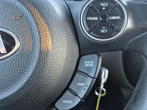Used 2017 Kia Soul w/ Convenience Package image 16