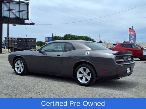 Used 2023 Dodge Challenger SXT RWD image 19