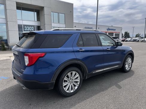 Used 2022 Ford Explorer Limited w/ Equipment Group 301A AWD/4WD image 5