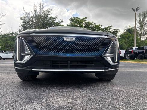 Used 2024 Cadillac Lyriq Tech RWD image 3
