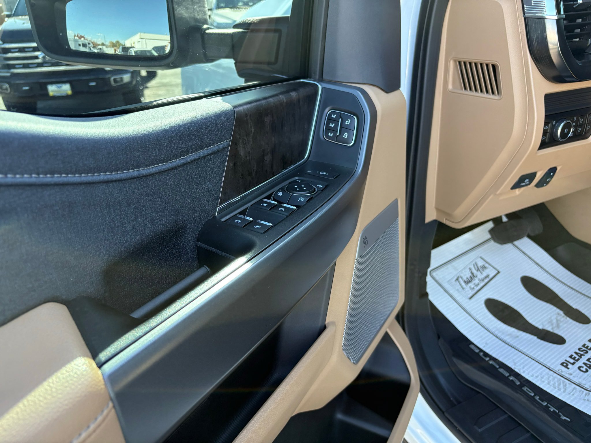 Used 2026 Ford F350 Lariat w/ Lariat Premium Package AWD/4WD image 11