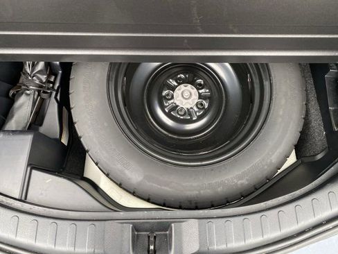 Used 2018 Toyota RAV4 SE w/ Power Extra Value Package FWD image 7