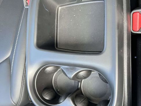 Used 2025 Chrysler Pacifica Select w/ Uconnect Theater Family Group image 26