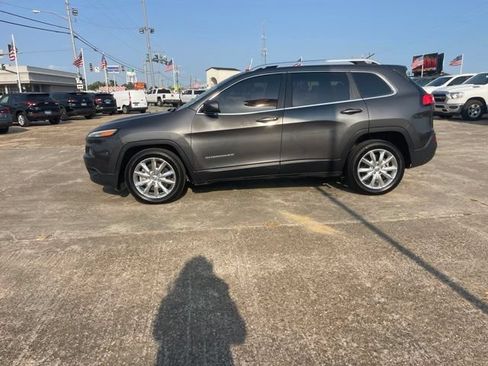 Used 2016 Jeep Cherokee Limited FWD image 2