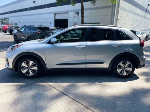 Used 2020 Kia Niro LX FWD image 7