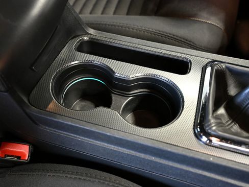 Used 2014 Dodge Challenger R/T RWD image 31