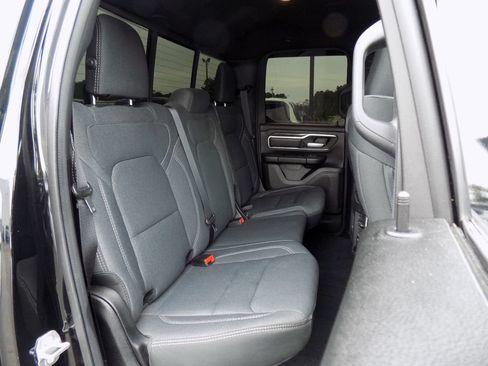 Used 2022 RAM 1500 Big Horn AWD/4WD image 32