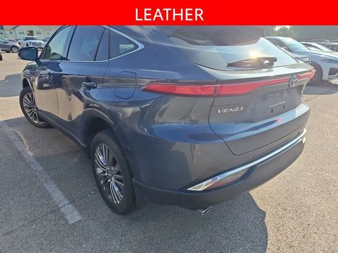 Used 2022 Toyota Venza XLE AWD/4WD image 4
