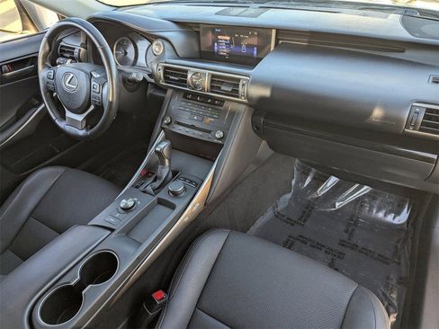 Used 2019 Lexus IS 300 image 10