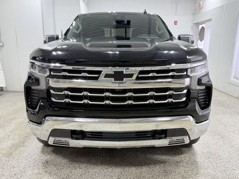 Used 2023 Chevrolet Silverado 1500 LTZ w/ LTZ Premium Package image 2