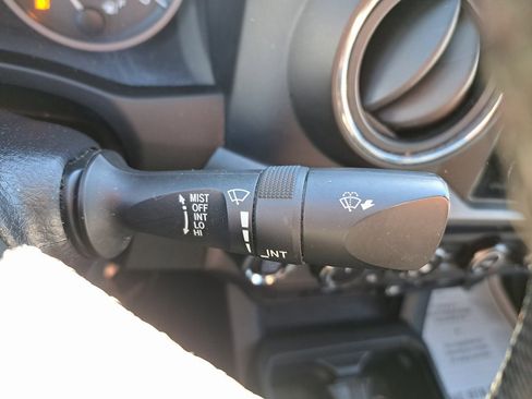 Used 2019 Toyota Tacoma TRD Sport image 25