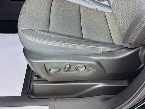 Used 2024 Chevrolet Suburban High Country image 21