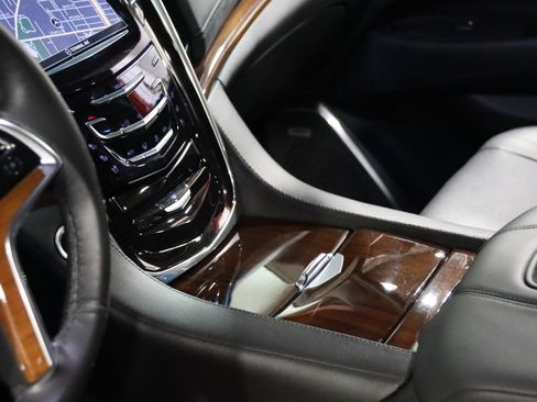 Used 2016 Cadillac Escalade ESV Luxury image 65