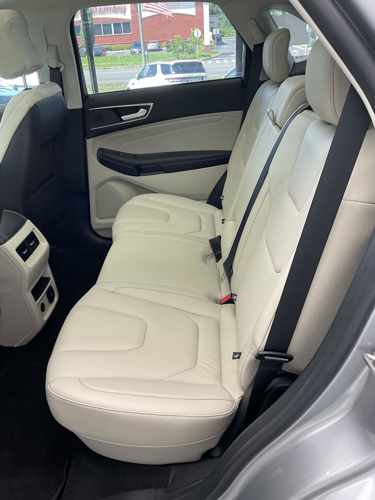 Used 2021 Ford Edge Titanium AWD/4WD image 10