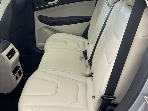 Used 2021 Ford Edge Titanium AWD/4WD image 10
