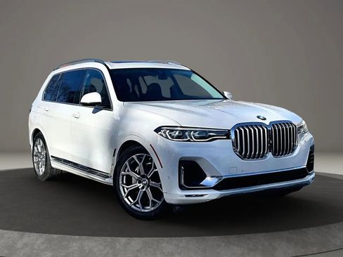 Used 2021 BMW X7 xDrive40i w/ Parking Assistance Package AWD/4WD image 1