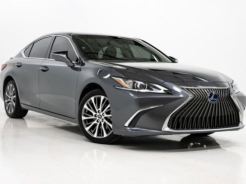 Used 2020 Lexus ES 300h w/ Premium Package image 6