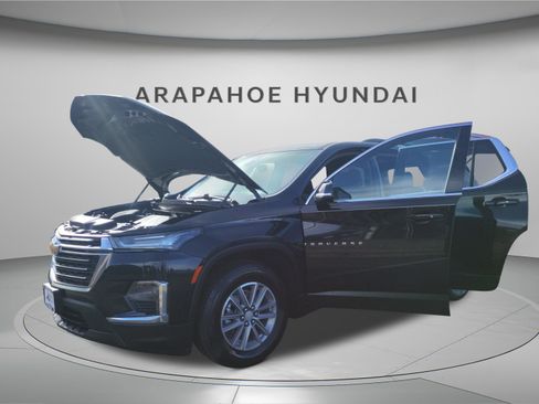 Used 2023 Chevrolet Traverse LT w/ LPO, Floor Liner Package image 3