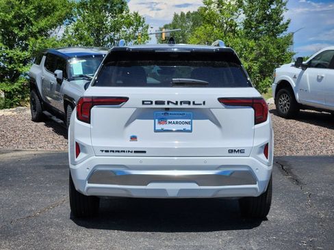 New 2027 GMC Terrain Denali w/ LPO, Black Badging Package AWD/4WD image 13