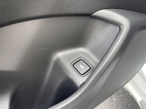 Used 2018 Honda Accord EX image 19