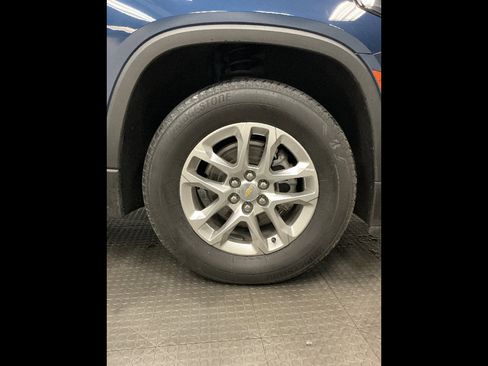 Used 2022 Chevrolet Traverse LS image 43