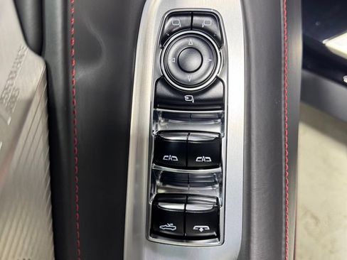Used 2022 Chevrolet Corvette Stingray Premium Conv w/ Z51 Performance Package RWD image 11