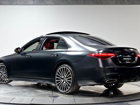Used 2022 Mercedes-Benz S 580 4MATIC Sedan w/ AMG Line Package image 57