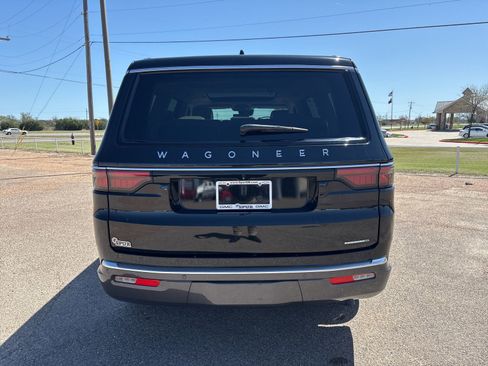 Used 2022 Jeep Wagoneer Series II w/ Premium Group I image 5
