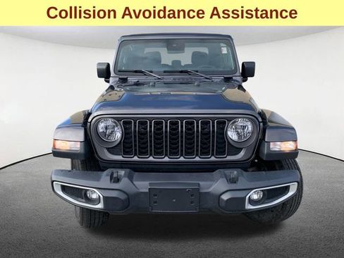 Used 2024 Jeep Gladiator Sport image 4