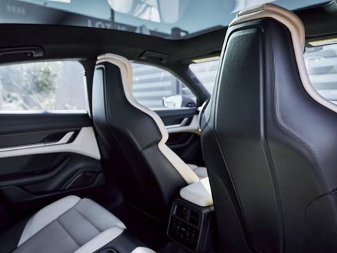 Used 2020 Porsche Taycan Turbo S image 42