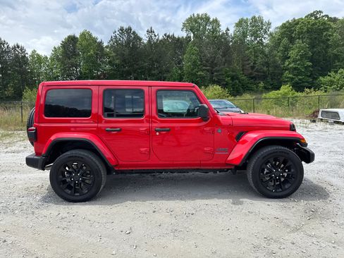 Used 2025 Jeep Wrangler Unlimited Sahara w/ Safety Group AWD/4WD image 7