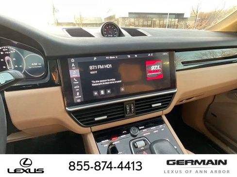 Used 2020 Porsche Cayenne Base image 18