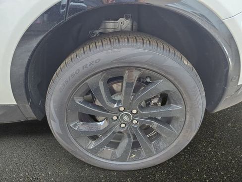 New 2025 Land Rover Discovery Sport Dynamic SE image 20