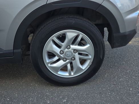 Used 2024 Hyundai Venue SE image 38