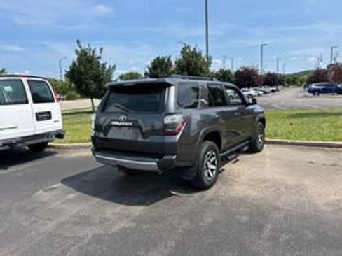 Used 2021 Toyota 4Runner TRD Off-Road Premium AWD/4WD image 2